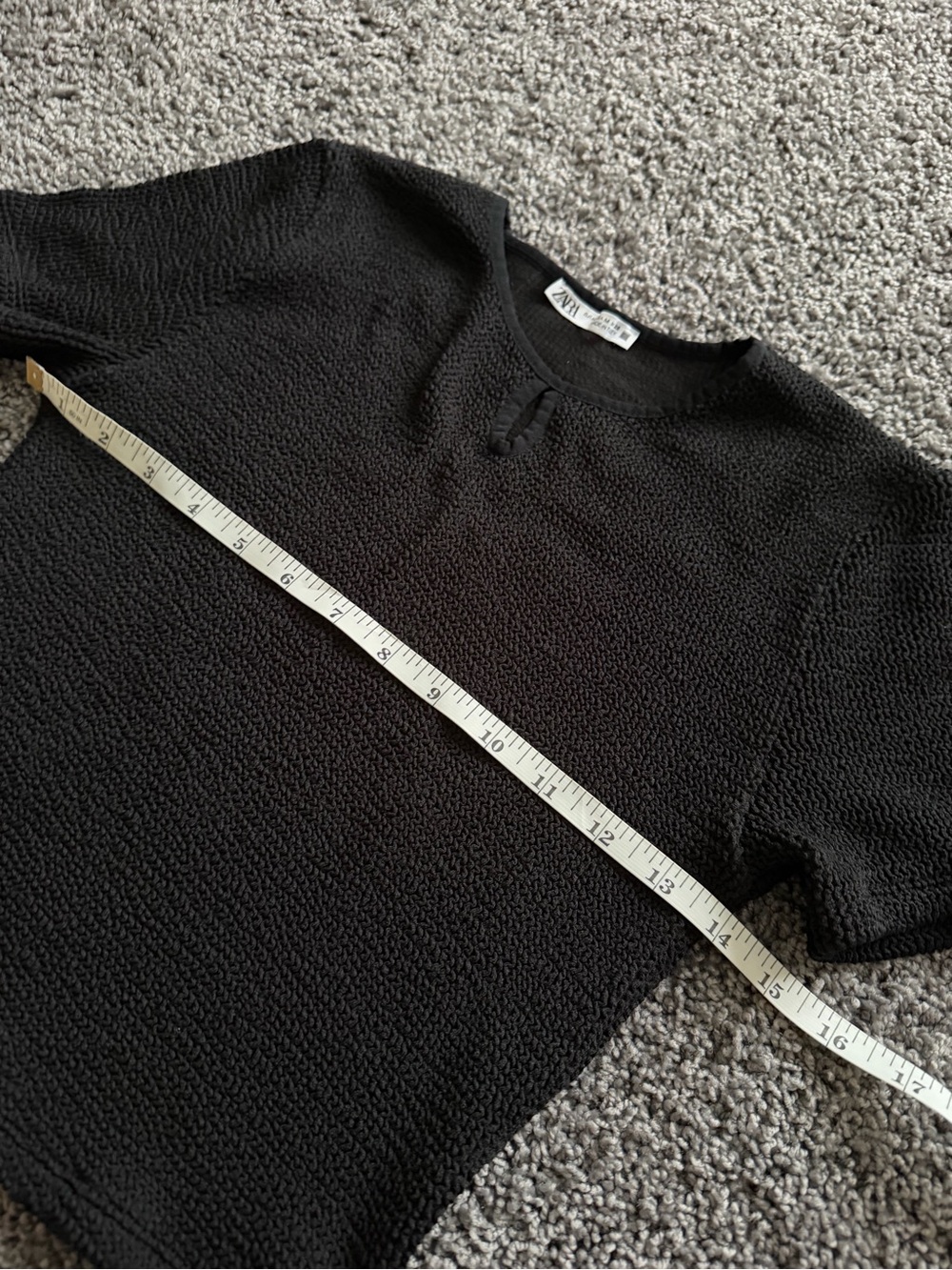 Zara Textured Black Short Sleeve Blouse Keyhole Neck Top Size M NWOT - Picture 6 of 10